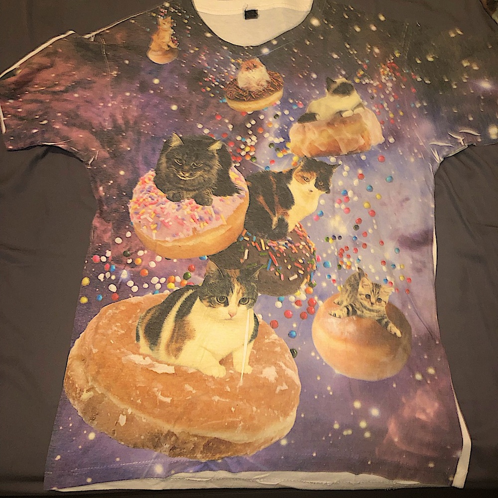 cats riding donuts space t-shirt Mens Small